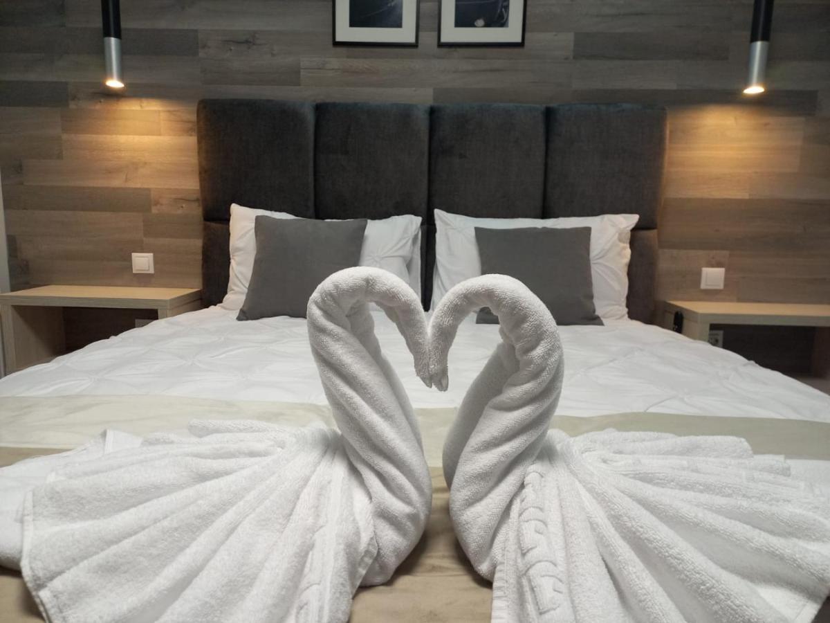 Voyage Cubic Adults Only Apartment Сибиу Екстериор снимка